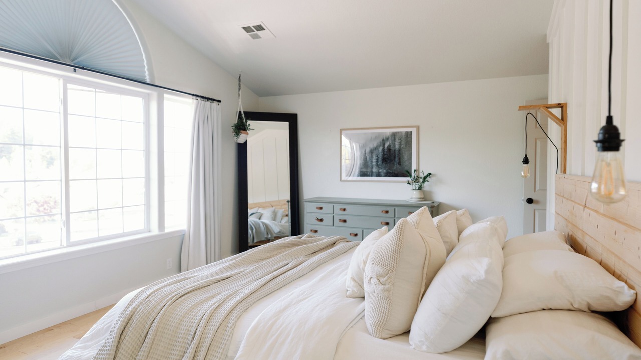 Photo of Bedroom in Redwood