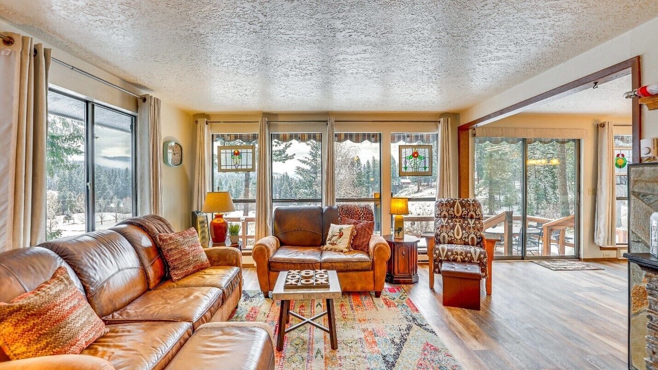 Photo of Livingroom in Garden Valley
