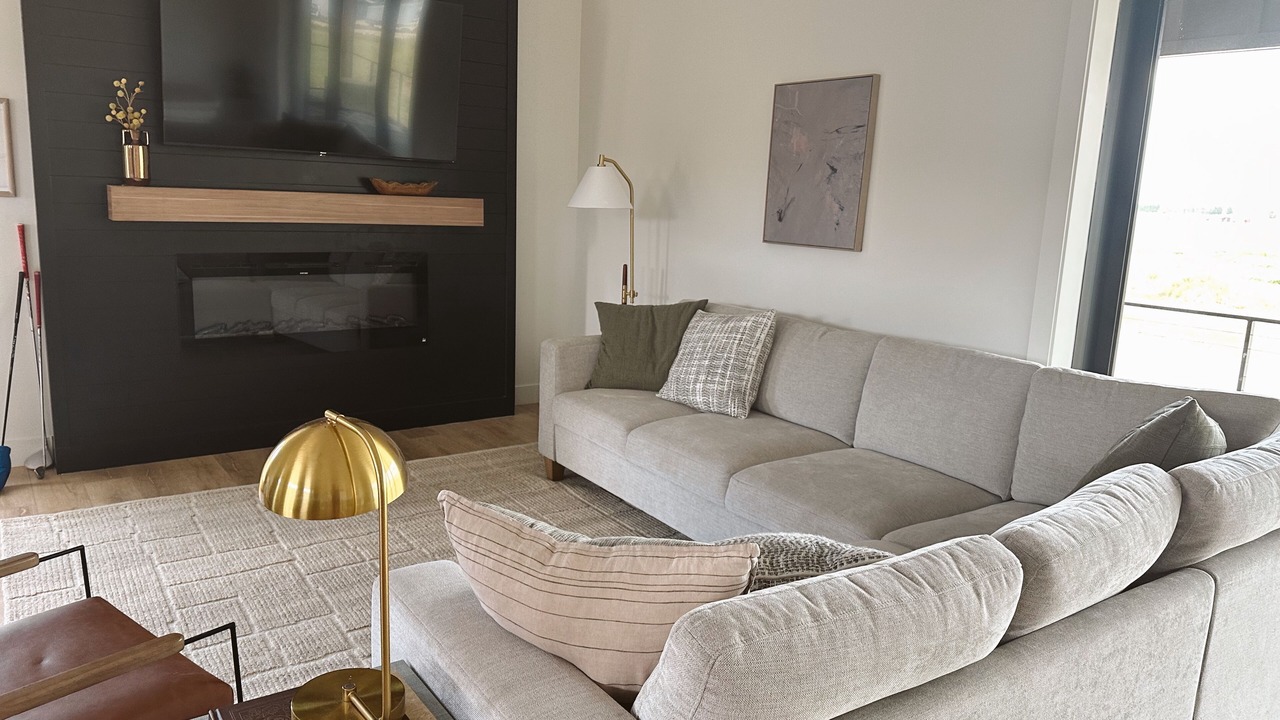 Photo of Livingroom in Sweetwater