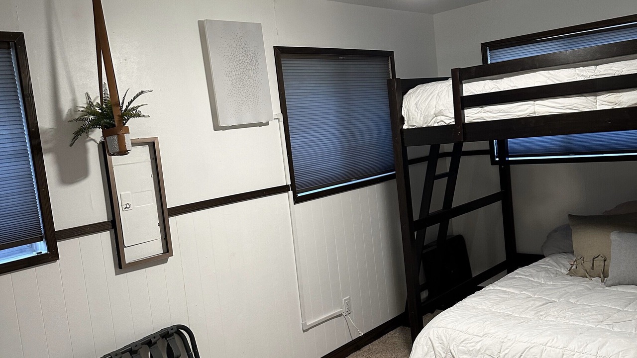 Photo of Bedroom in Garden Valley