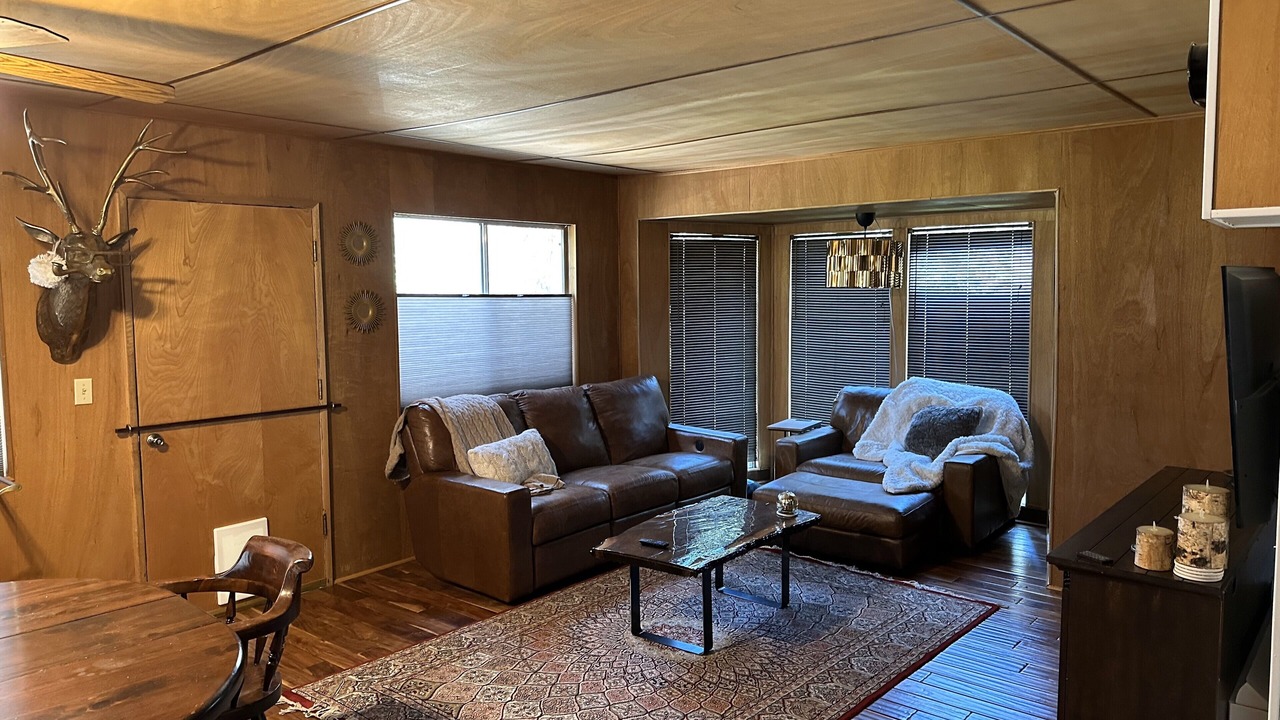 Photo of Livingroom in Garden Valley