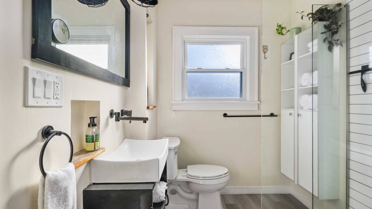 Photo of Bathroom in Sunnyside