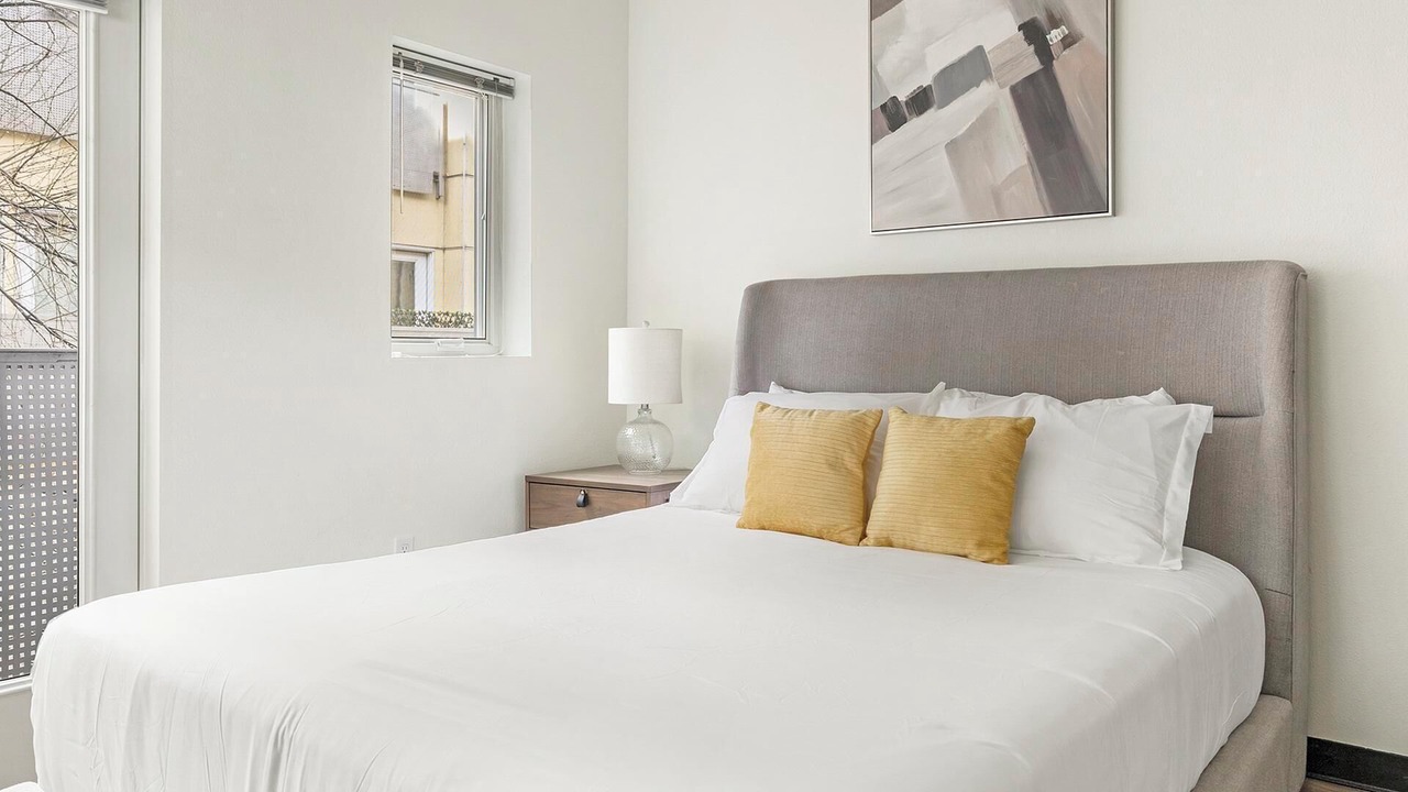 Photo of Bedroom in Pearl District