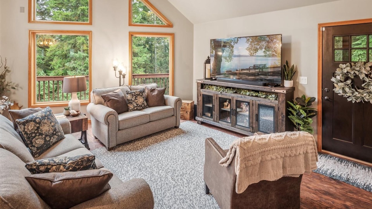 Photo of Livingroom in Sagle