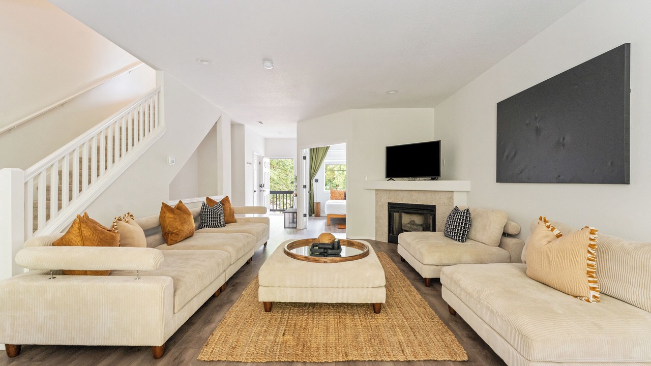 Photo of Livingroom in Bull Mountain
