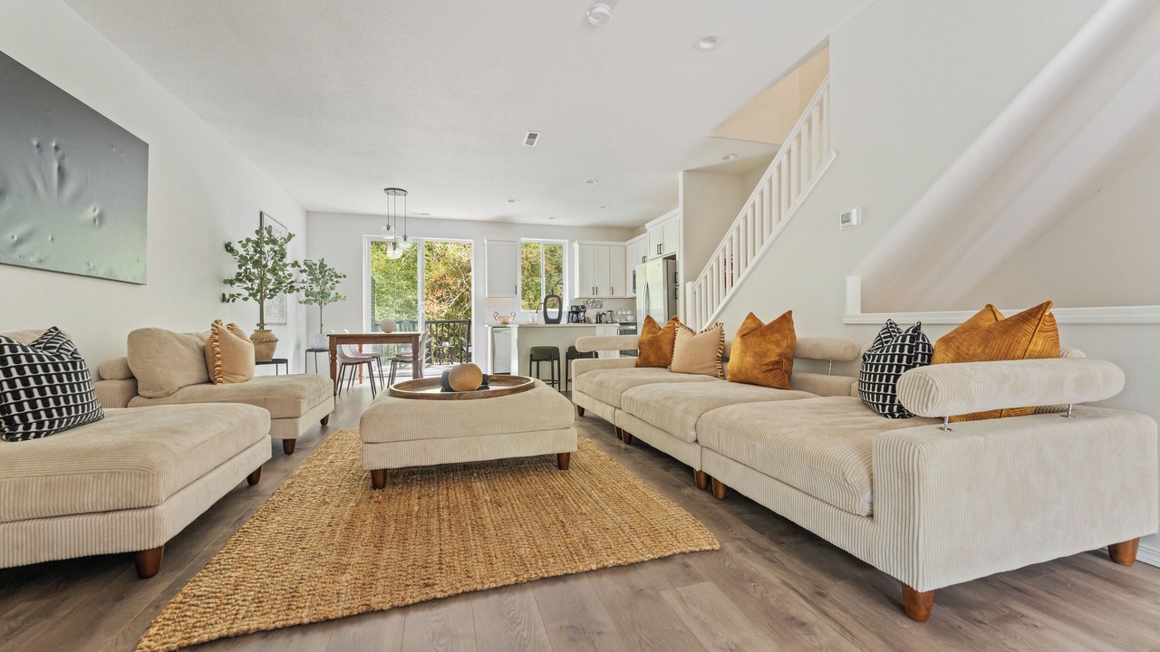 Photo of Livingroom in Bull Mountain