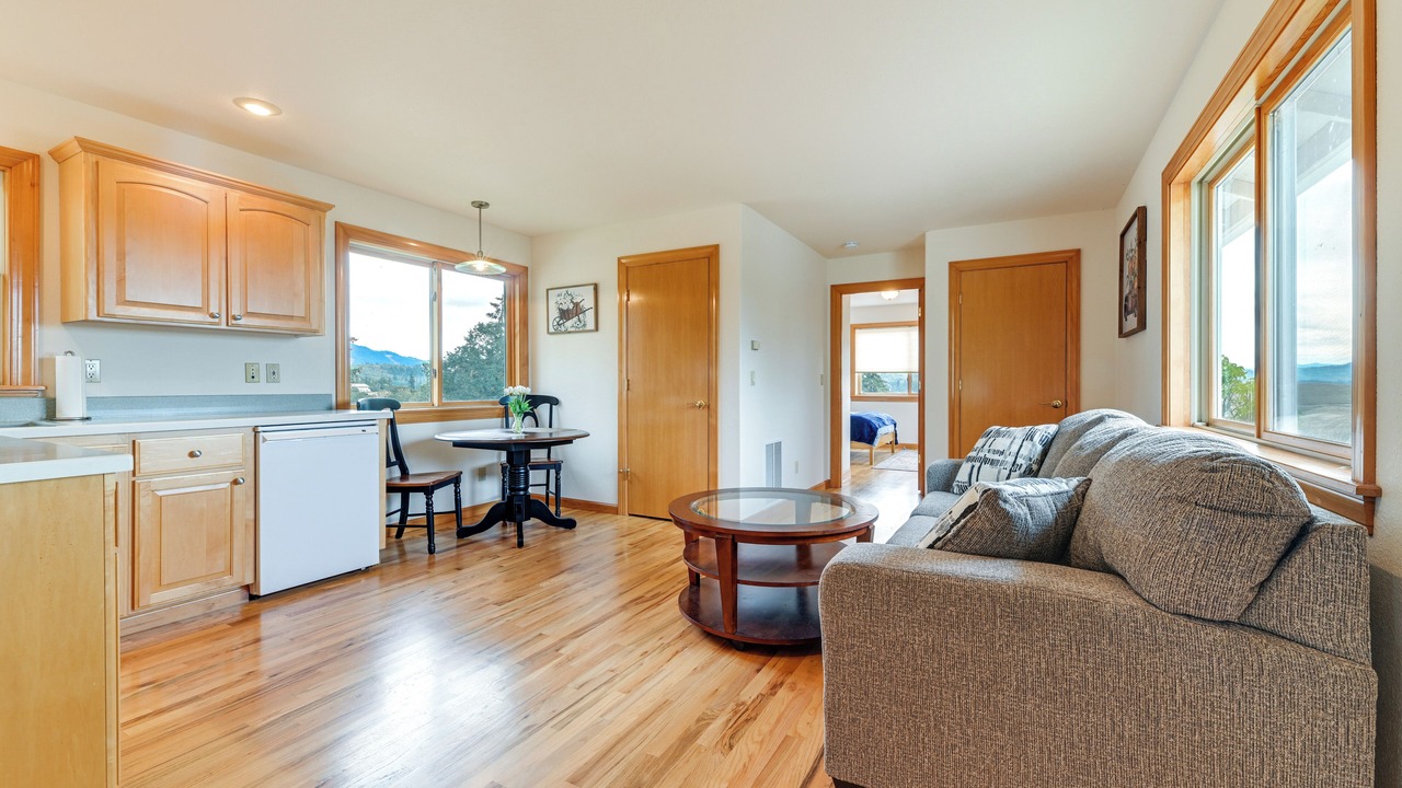 Photo of Livingroom in Oakland