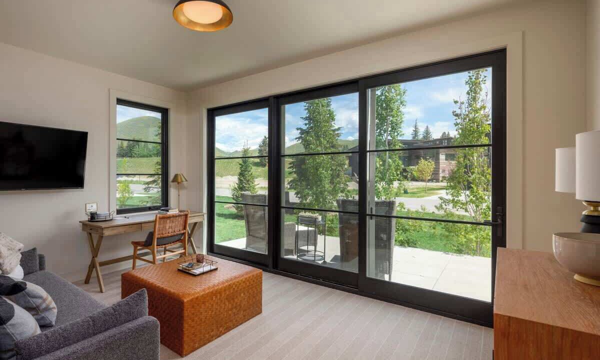 Photo of Livingroom in Warm Springs