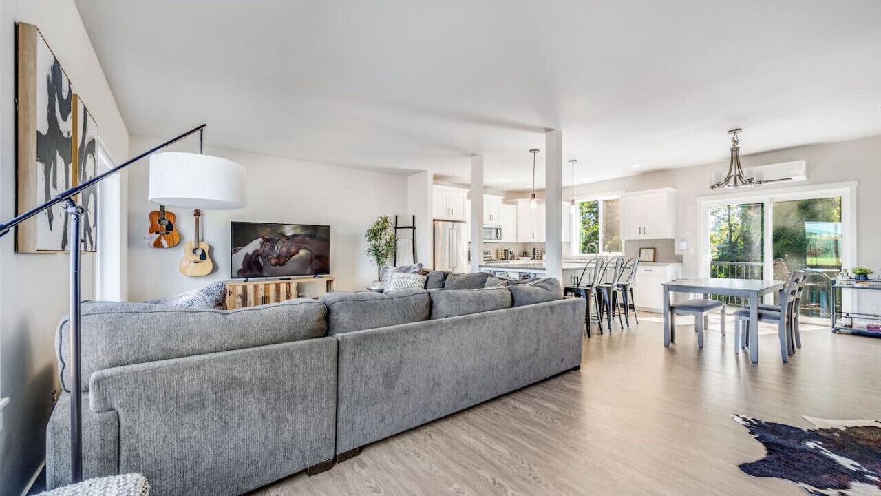 Photo of Livingroom in Central Tacoma