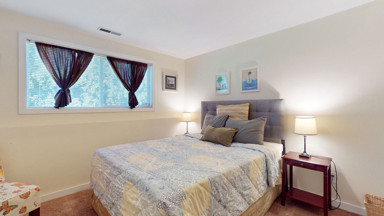 Photo of Bedroom in Lakewood