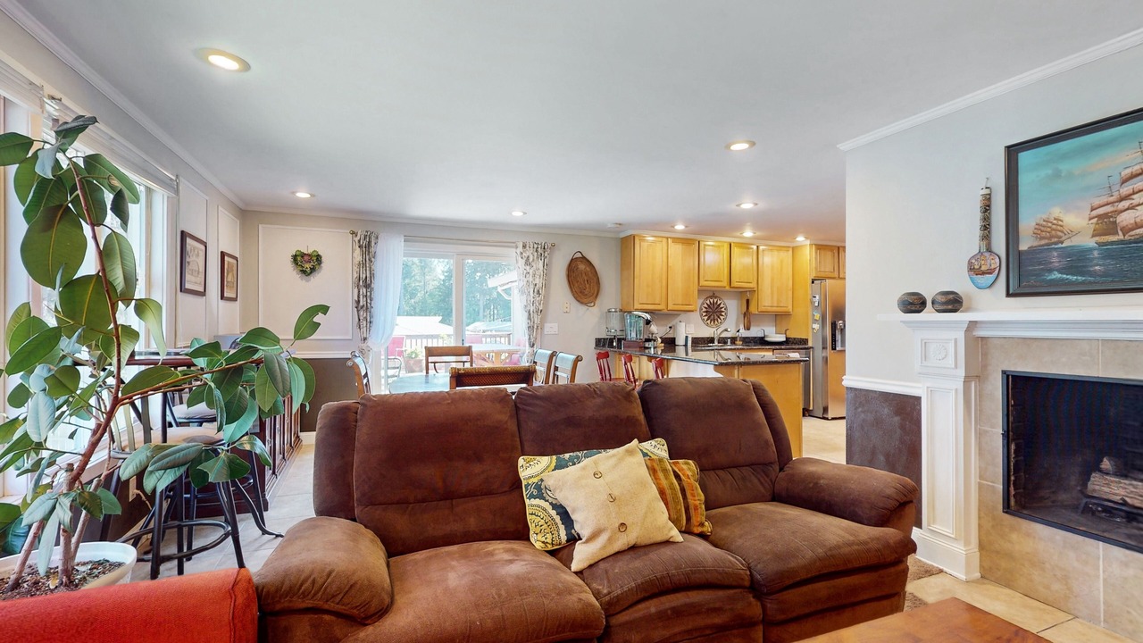 Photo of Livingroom in Lakewood