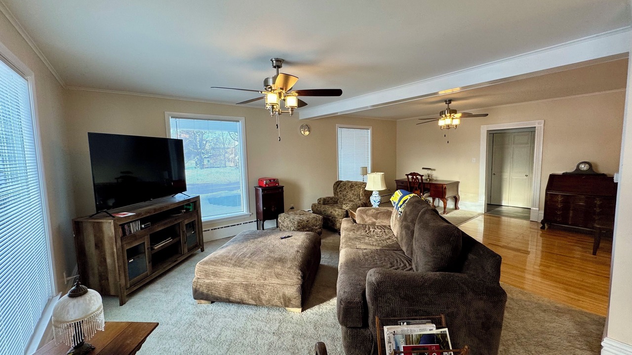 Photo of Livingroom in Laurium