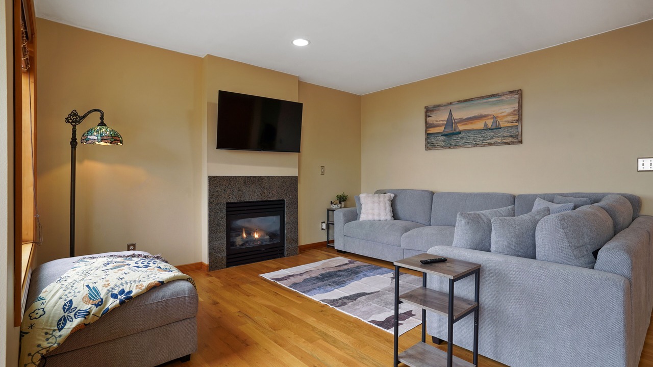 Photo of Livingroom in Navy Yard City