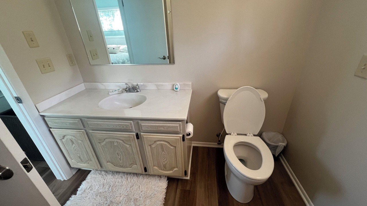 Photo of Bathroom in Pigeon