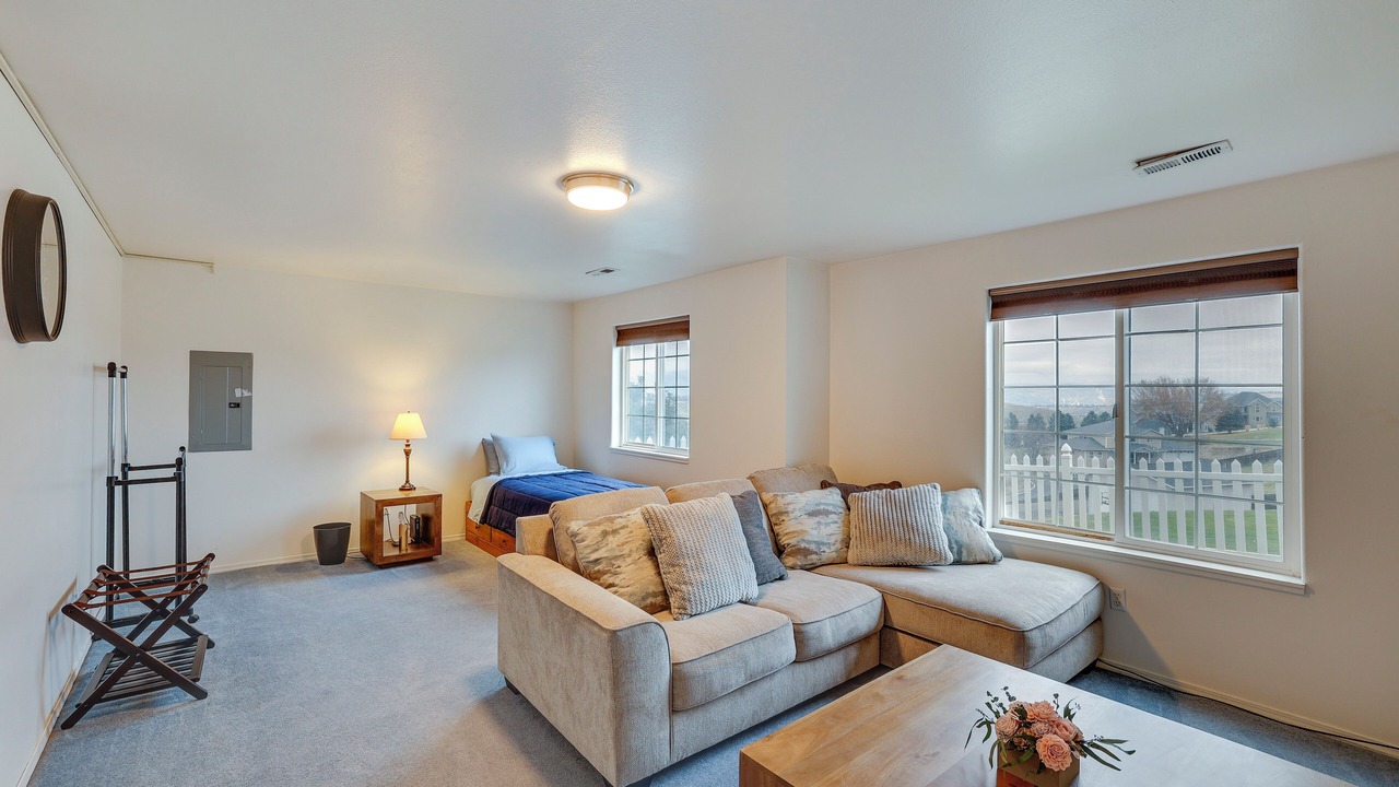 Photo of Livingroom in Clarkston Heights-Vineland