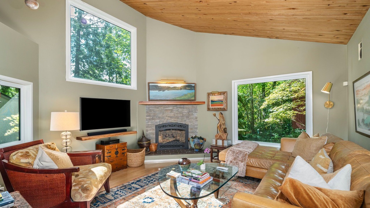 Photo of Livingroom in Cedar Hills