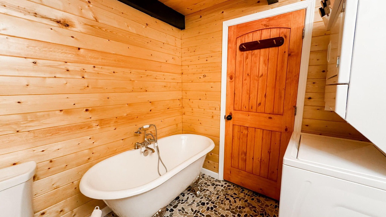 Photo of Bathroom in Baring