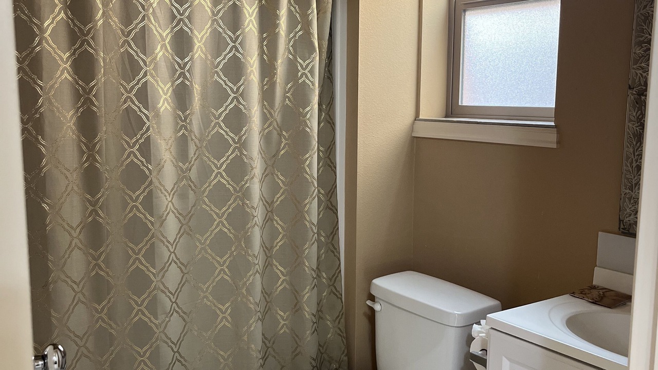 Photo of Bathroom in Arbor Lodge