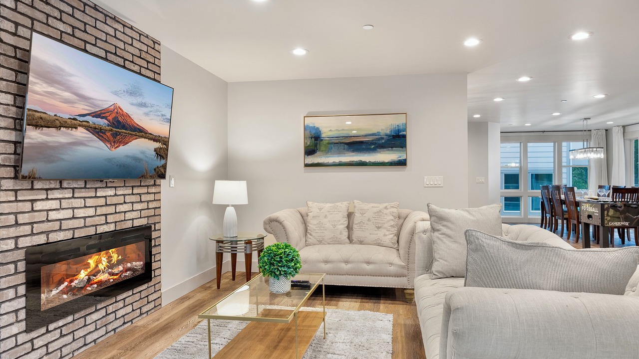 Photo of Livingroom in Olympic Hills