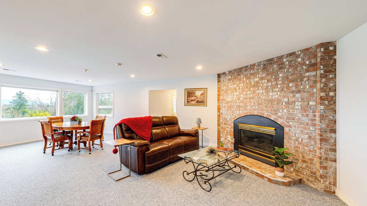 Photo of Livingroom in Custer