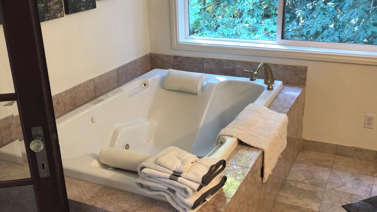 Photo of Bathroom in Enumclaw