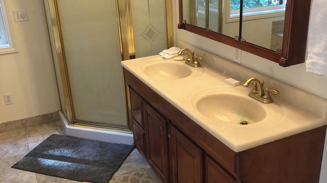 Photo of Bathroom in Enumclaw