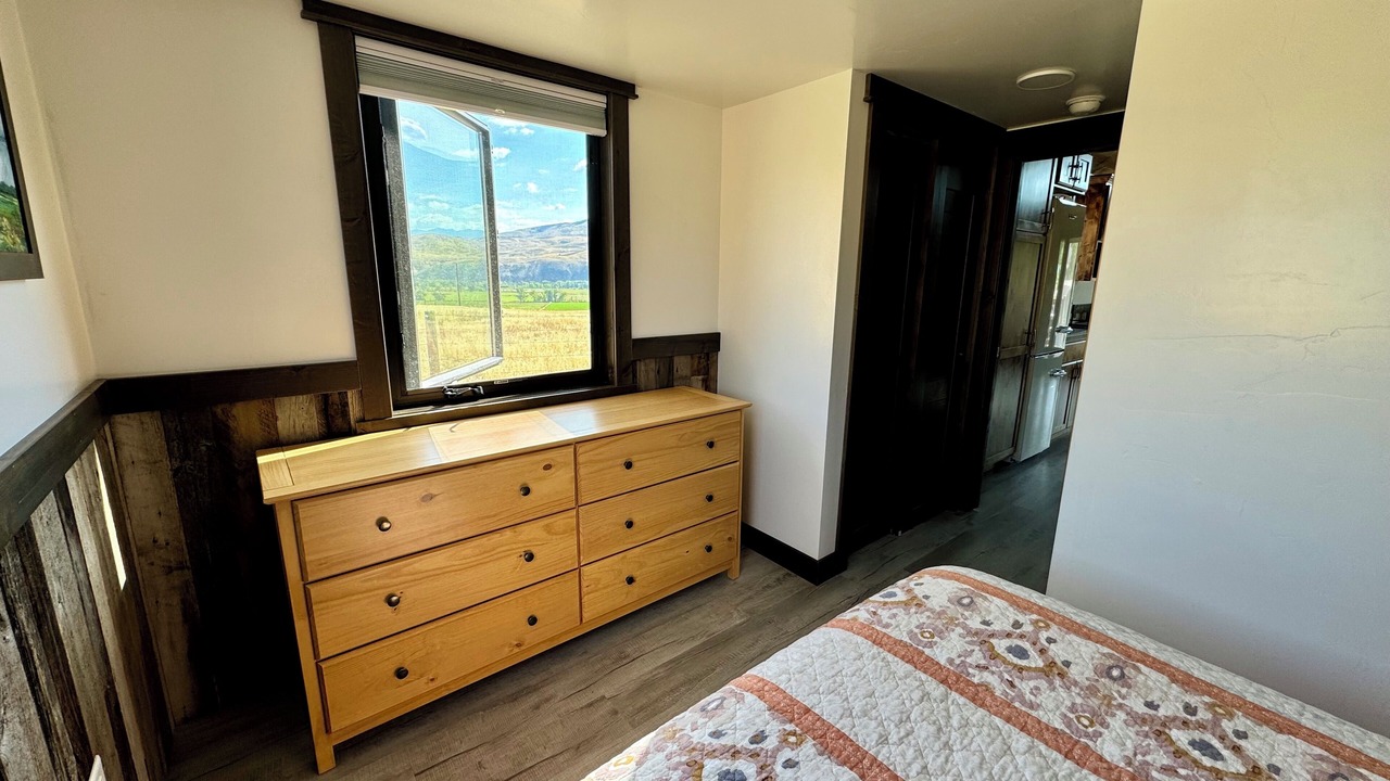 Photo of Bedroom in Salmon