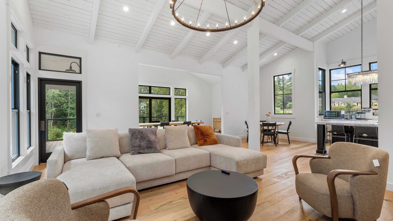 Photo of Livingroom in Union Hill-Novelty Hill