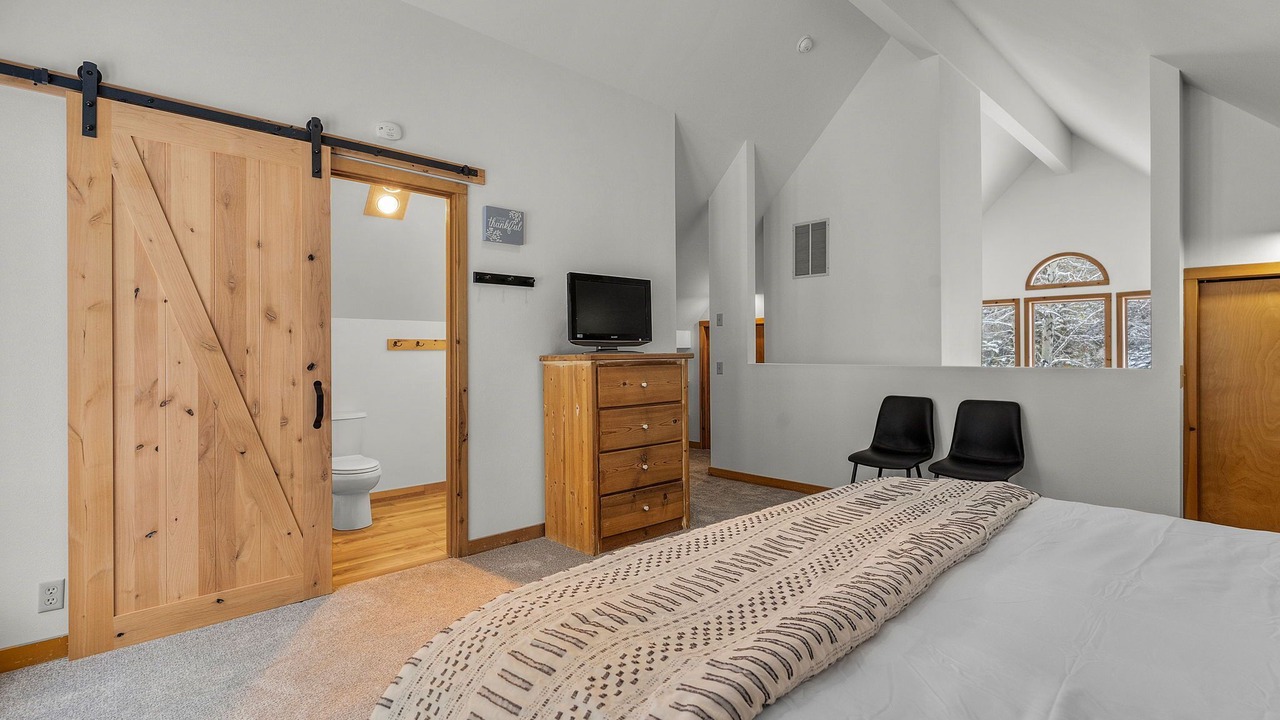 Photo of Bedroom in Sunriver