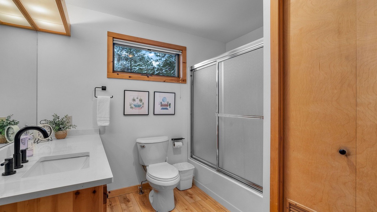 Photo of Bathroom in Sunriver