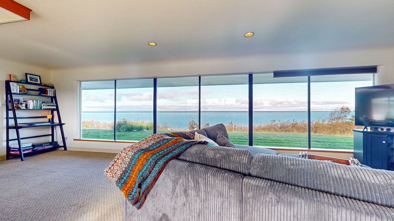 Photo of Livingroom in Mains Farm