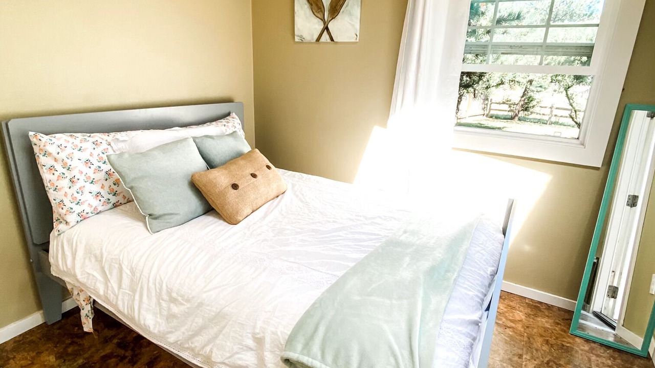 Photo of Bedroom in Oak Harbor