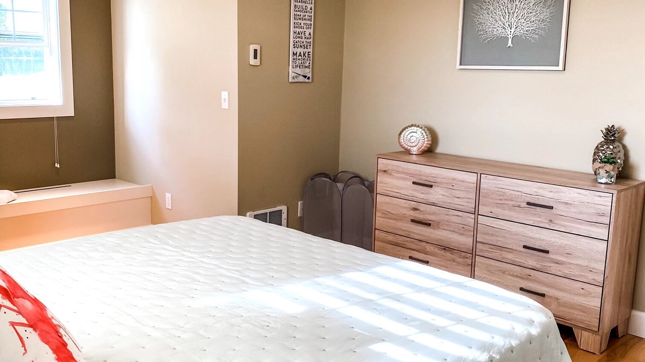 Photo of Bedroom in Oak Harbor
