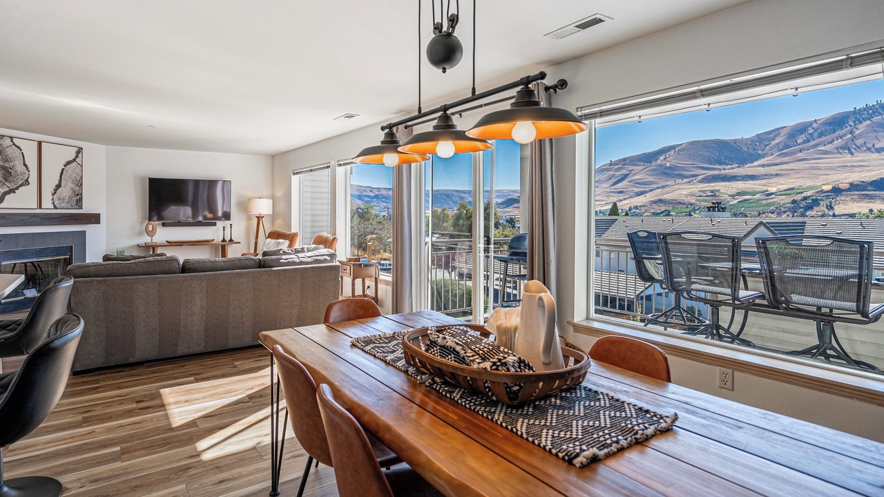 Photo of Livingroom in Chelan
