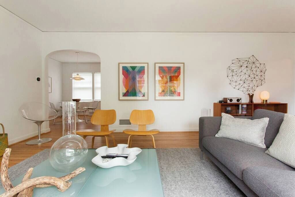 Photo of Livingroom in Belmont
