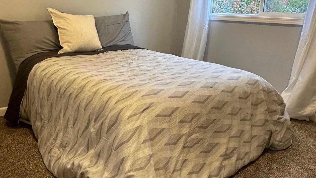 Photo of Bedroom in Shoreline