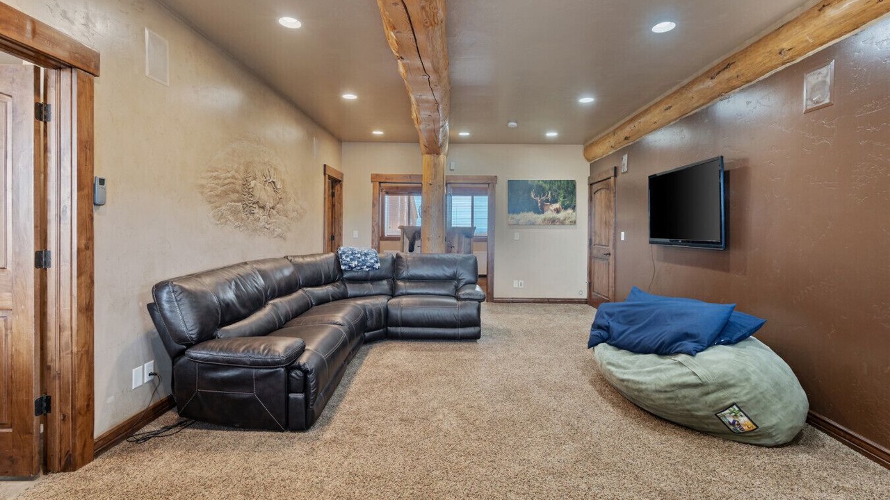 Photo of Livingroom in Madison County