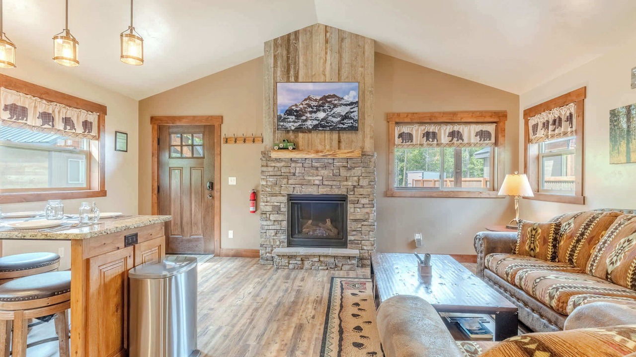 Photo of Livingroom in West Yellowstone