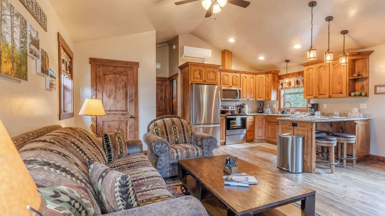 Photo of Livingroom in West Yellowstone