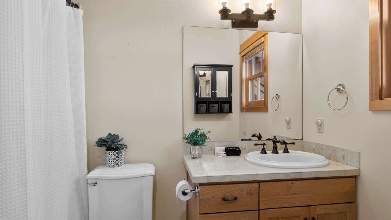 Photo of Bathroom in Sisters
