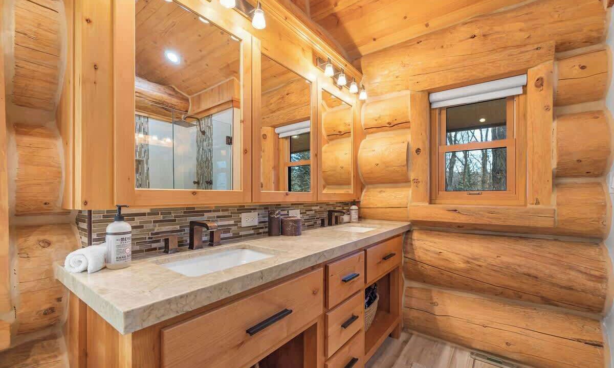 Photo of Bathroom in Swan Valley