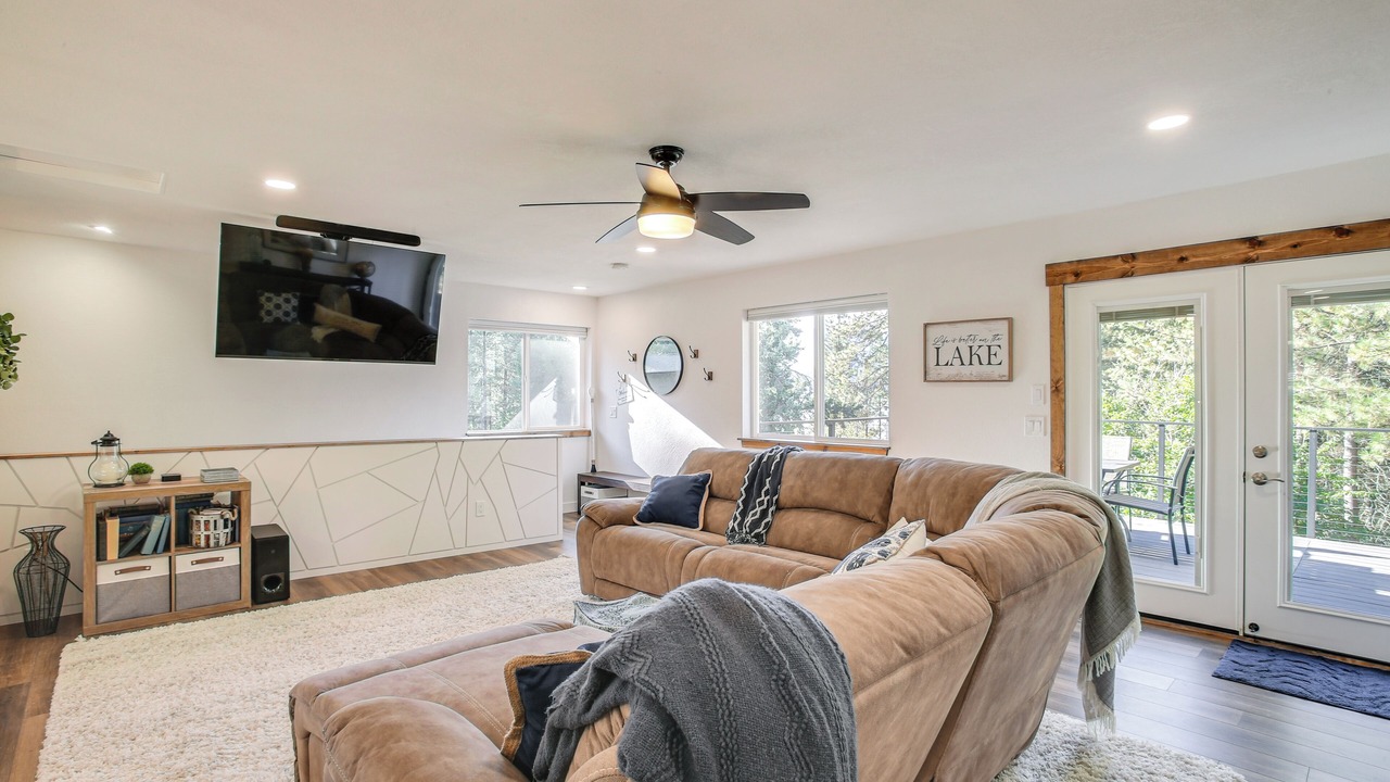 Photo of Livingroom in Hayden Lake