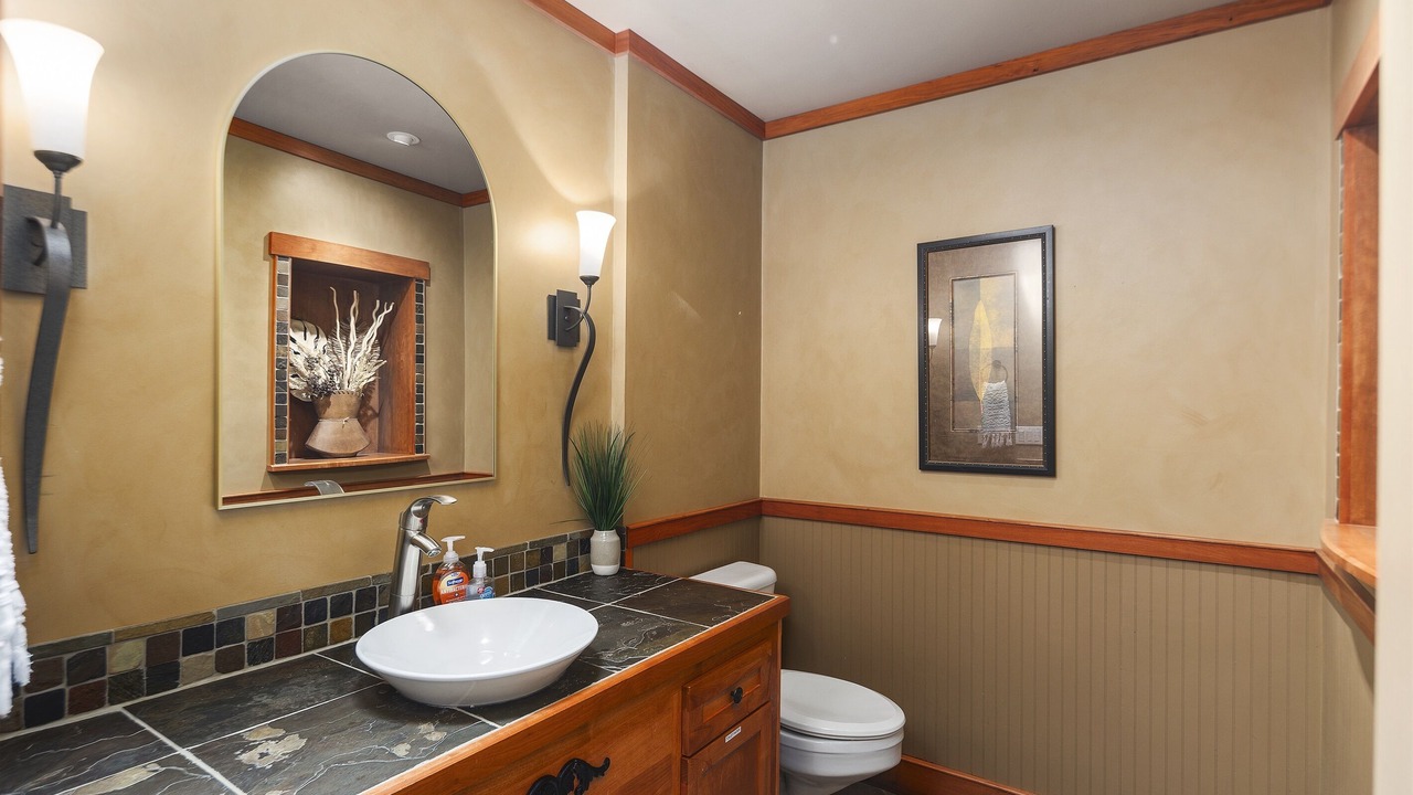 Photo of Bathroom in Enumclaw