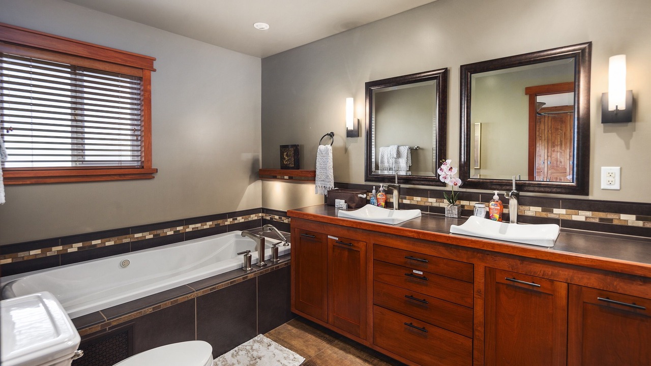 Photo of Bathroom in Enumclaw