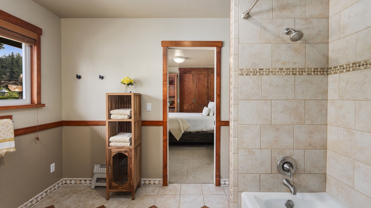 Photo of Bathroom in Enumclaw
