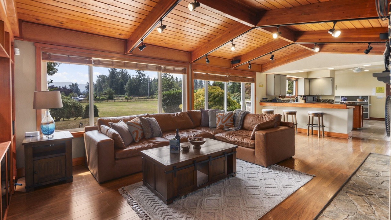 Photo of Livingroom in Enumclaw