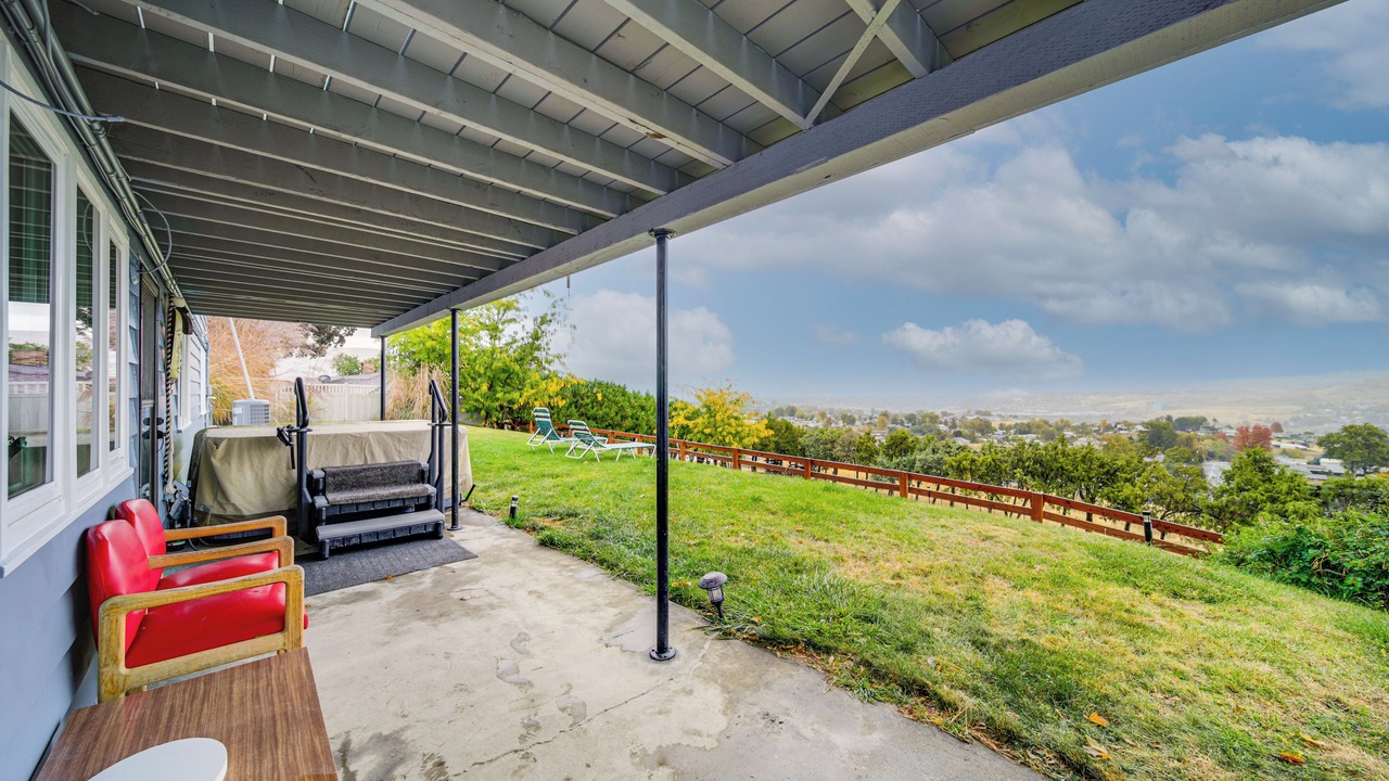 Photo of Patio Balcony in Clarkston Heights-Vineland