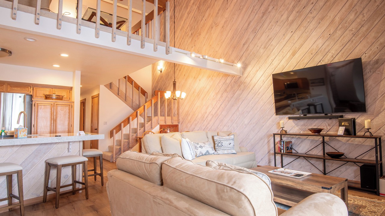 Photo of Livingroom in Elkhorn Village