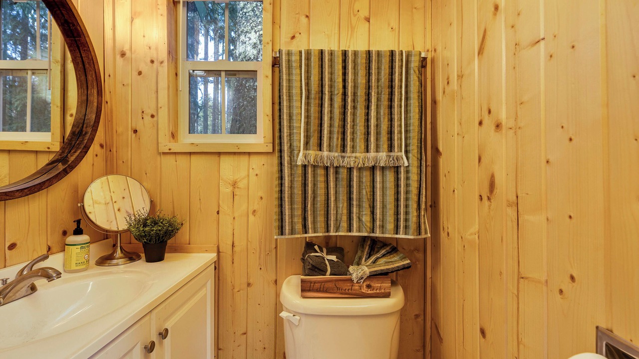 Photo of Bathroom in Rhododendron