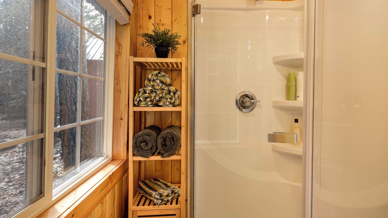 Photo of Bathroom in Rhododendron